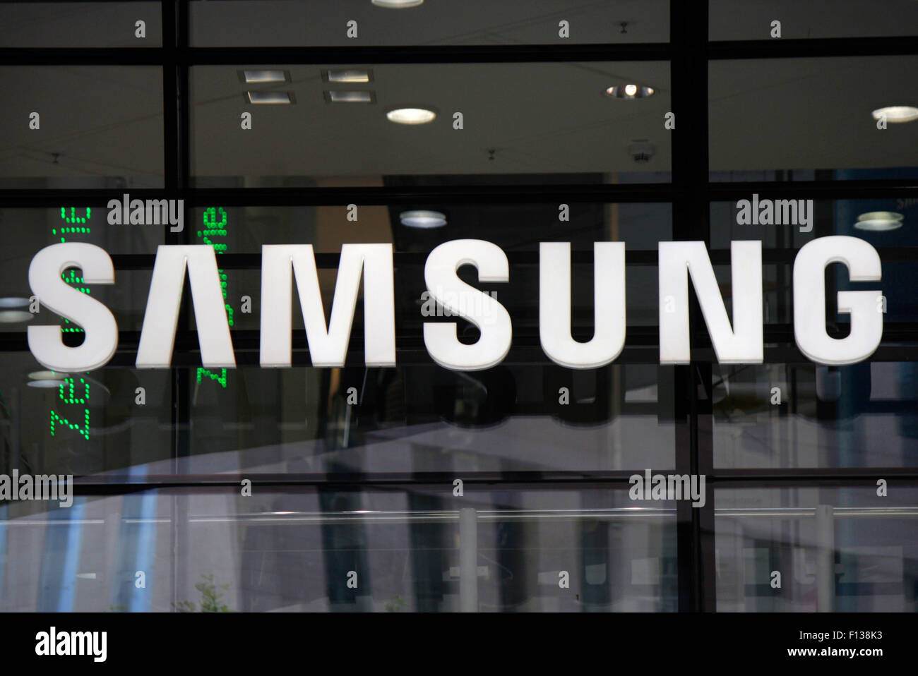 Samsung logo brand name hi-res stock photography and images - Alamy