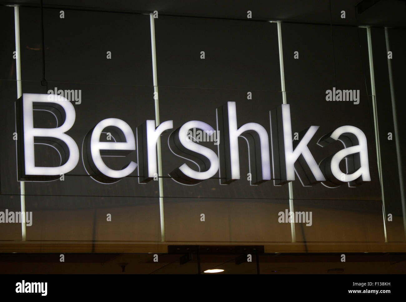 Bershka logo hi-res stock photography and images - Alamy