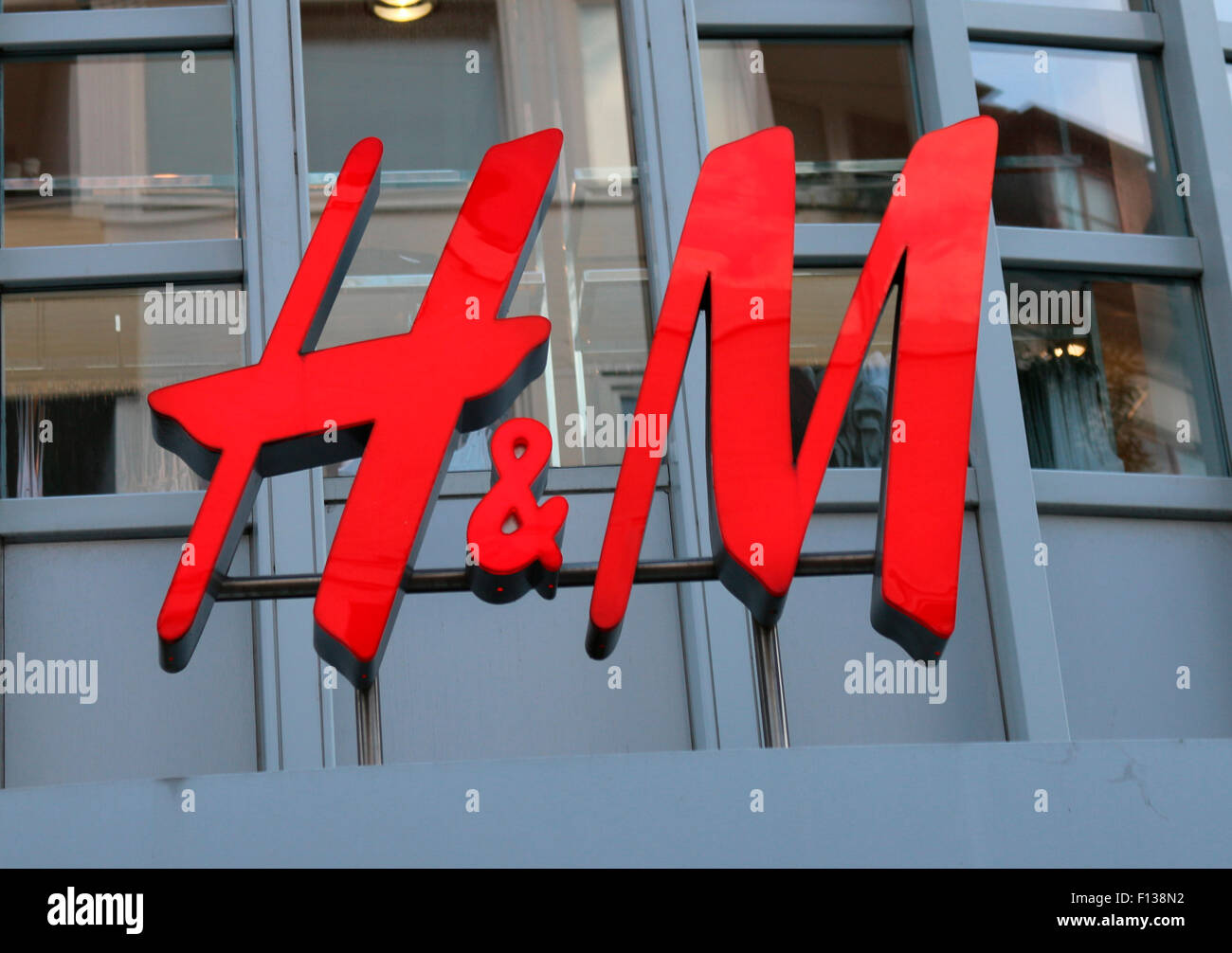 H and m hennes and mauritz hi-res stock photography and images - Alamy