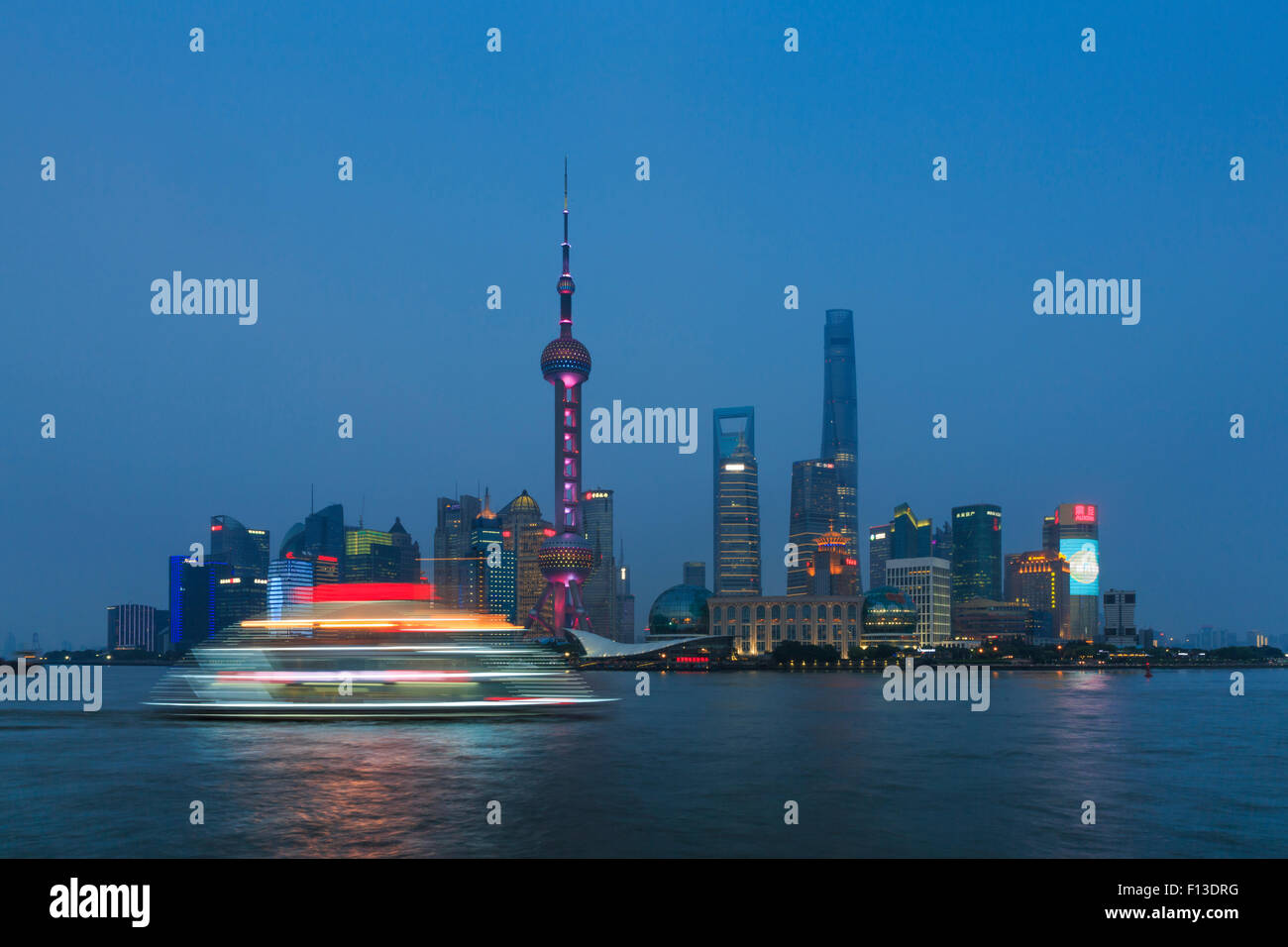 Shanghai china and boat hi-res stock photography and images - Alamy