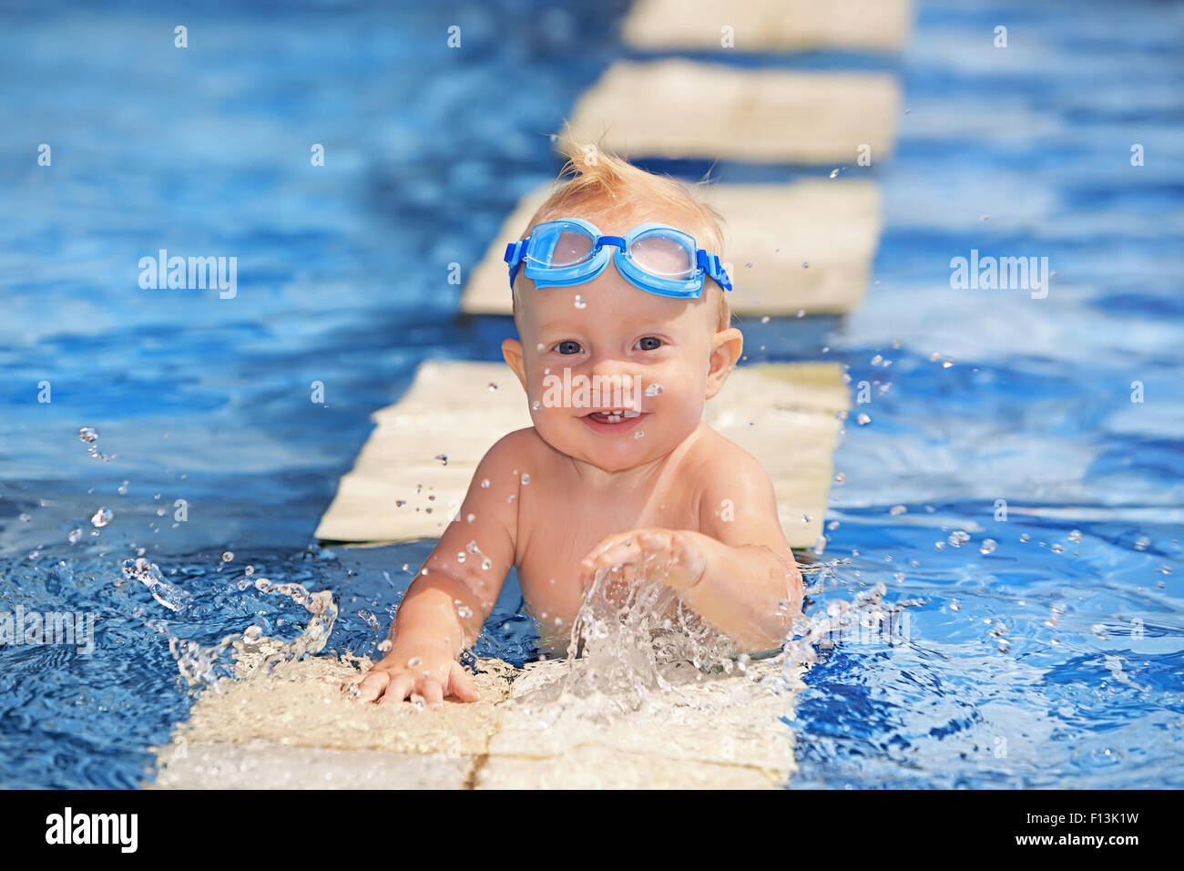baby swimming goggles