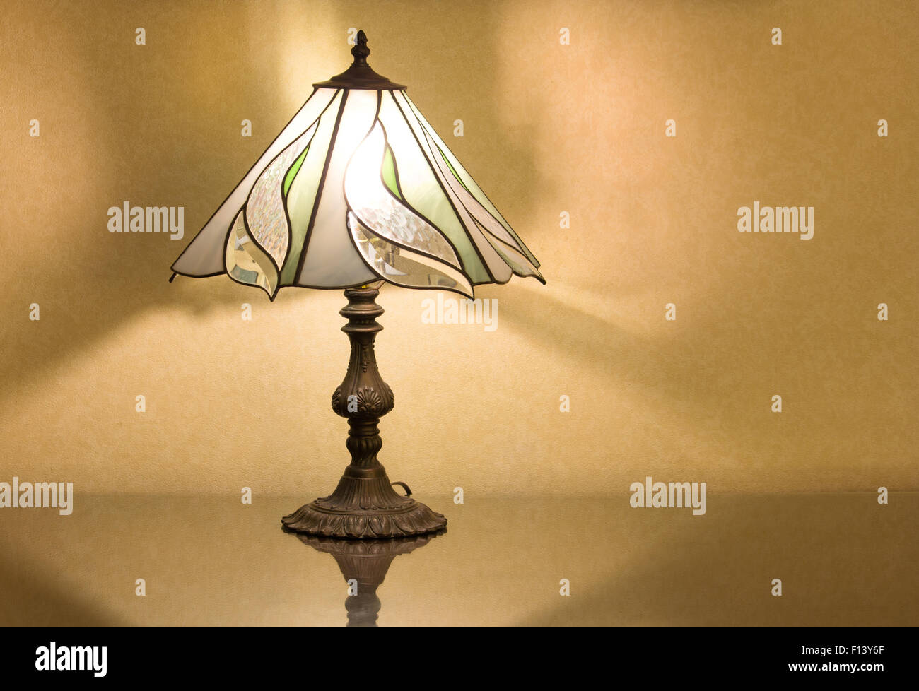 table lamp on desk Stock Photo - Alamy