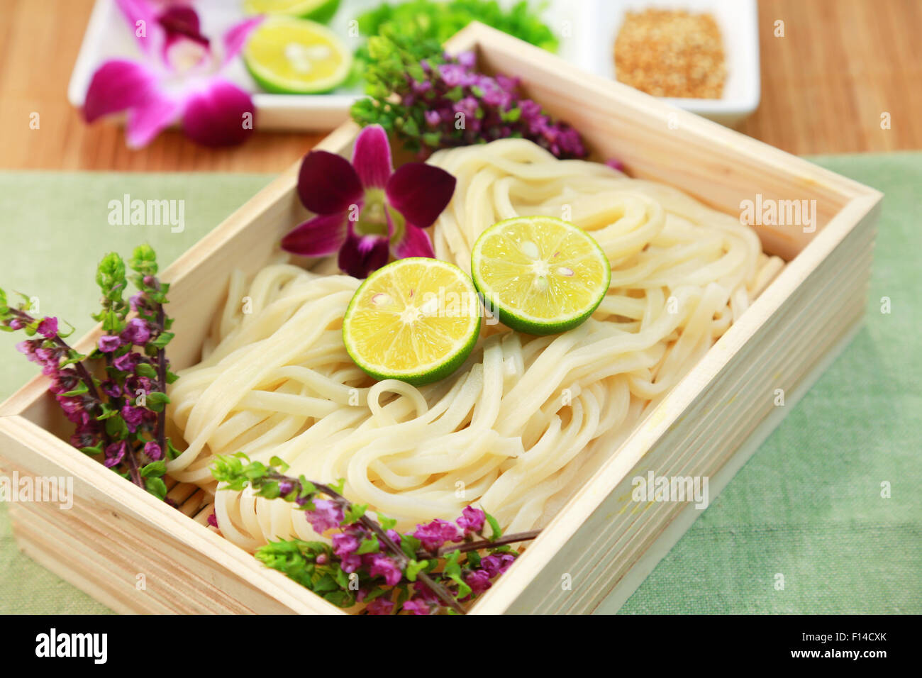 Chilled Udon Noodles with Sauce Stock Photo Alamy