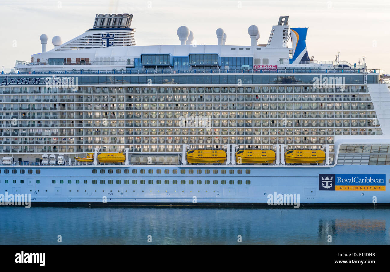 Royal Caribbean International cruise ship Anthem of the Sea, balcony cabins and lifeboats. Stock Photo