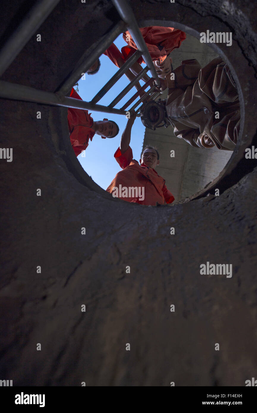 Heavy diving suit hires stock photography and images Alamy