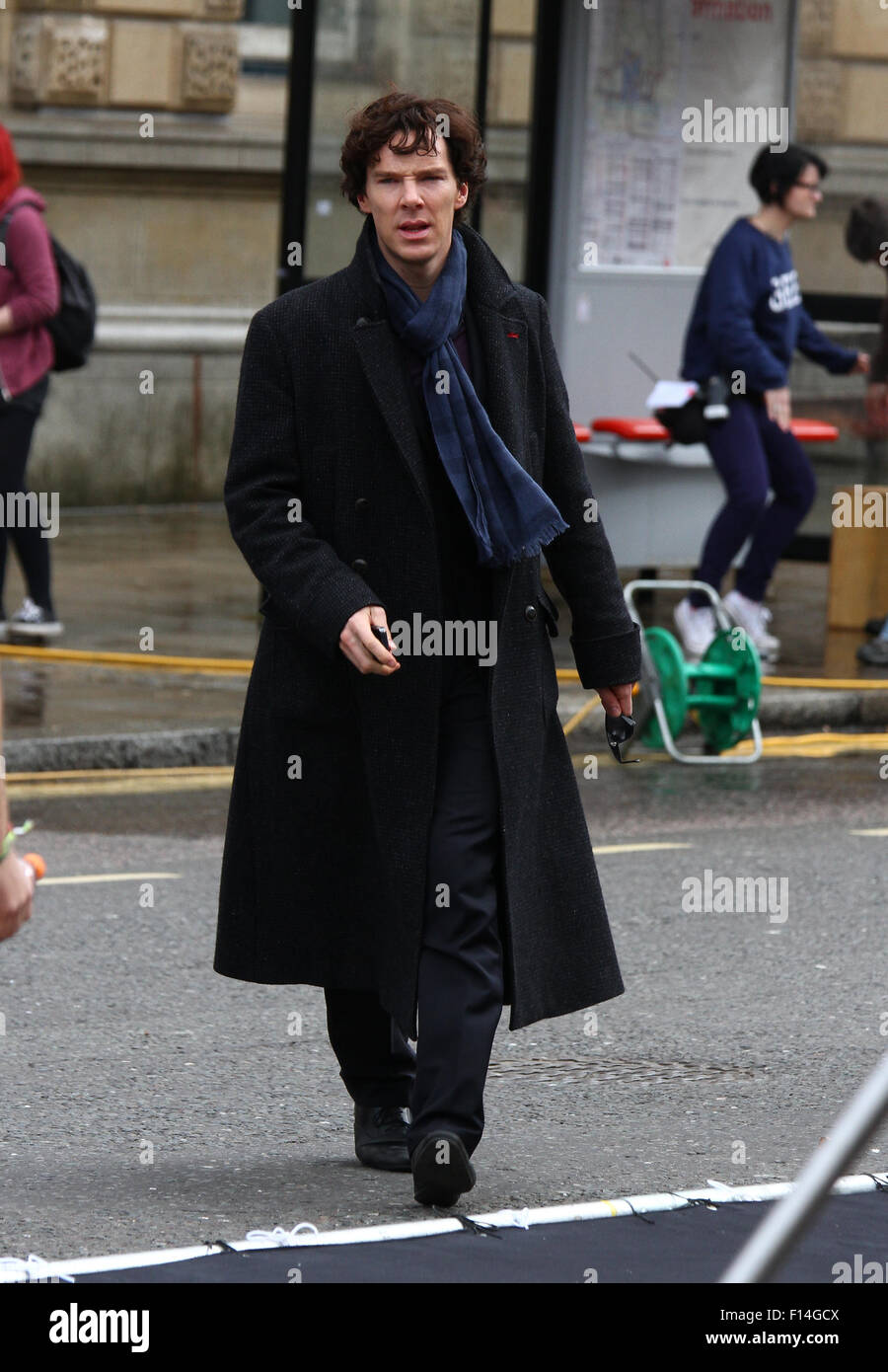 Benedict Cumberbatch and Martin Freeman filming scenes for Sherlock in London 2013 Stock Photo