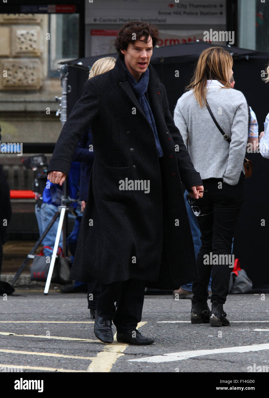 Benedict Cumberbatch and Martin Freeman filming scenes for Sherlock in London 2013 Stock Photo