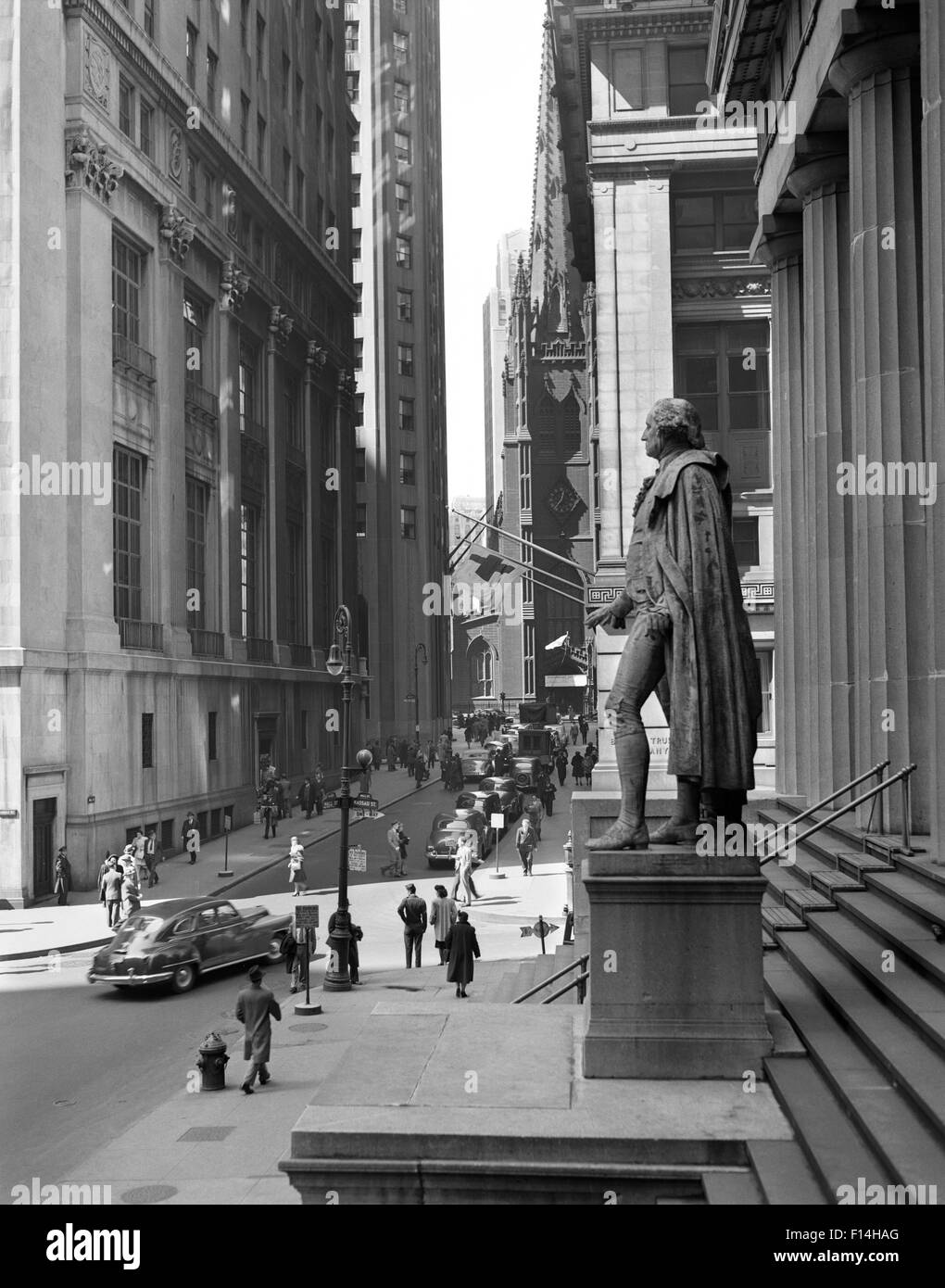 New york city street 1950s hires stock photography and images Alamy
