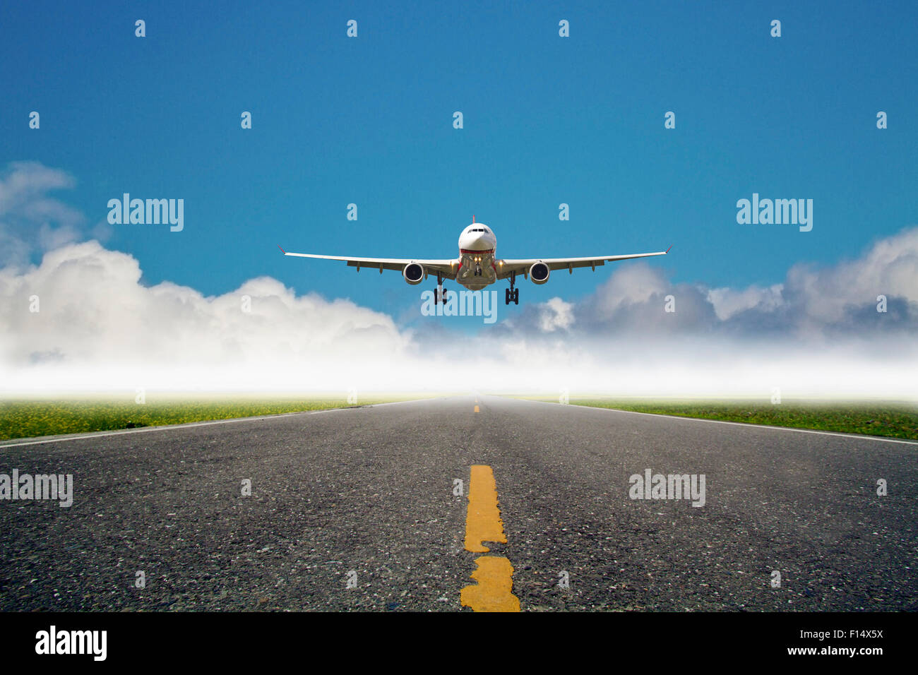 Airplane is landing hi-res stock photography and images - Alamy