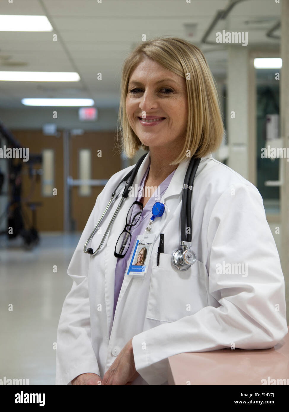 Doctor portrait usa hospital hires stock photography and images Alamy