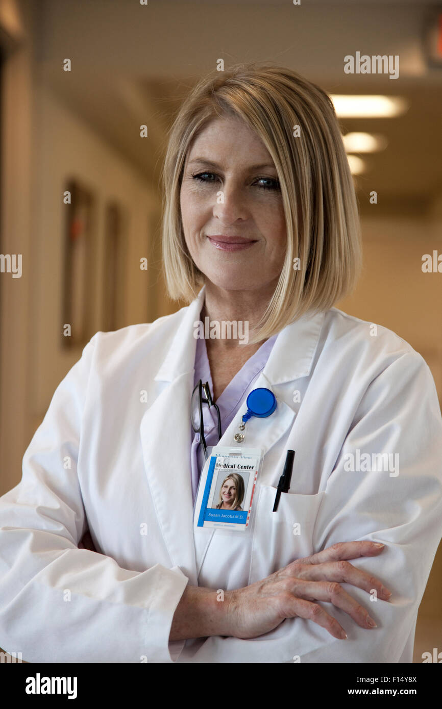Doctor portrait usa hospital hires stock photography and images Alamy