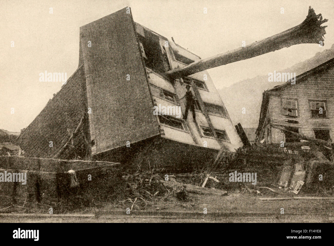 House of John Schultz near the Stone Bridge after the Johnstown Flood, May 31, 1899 Stock Photo