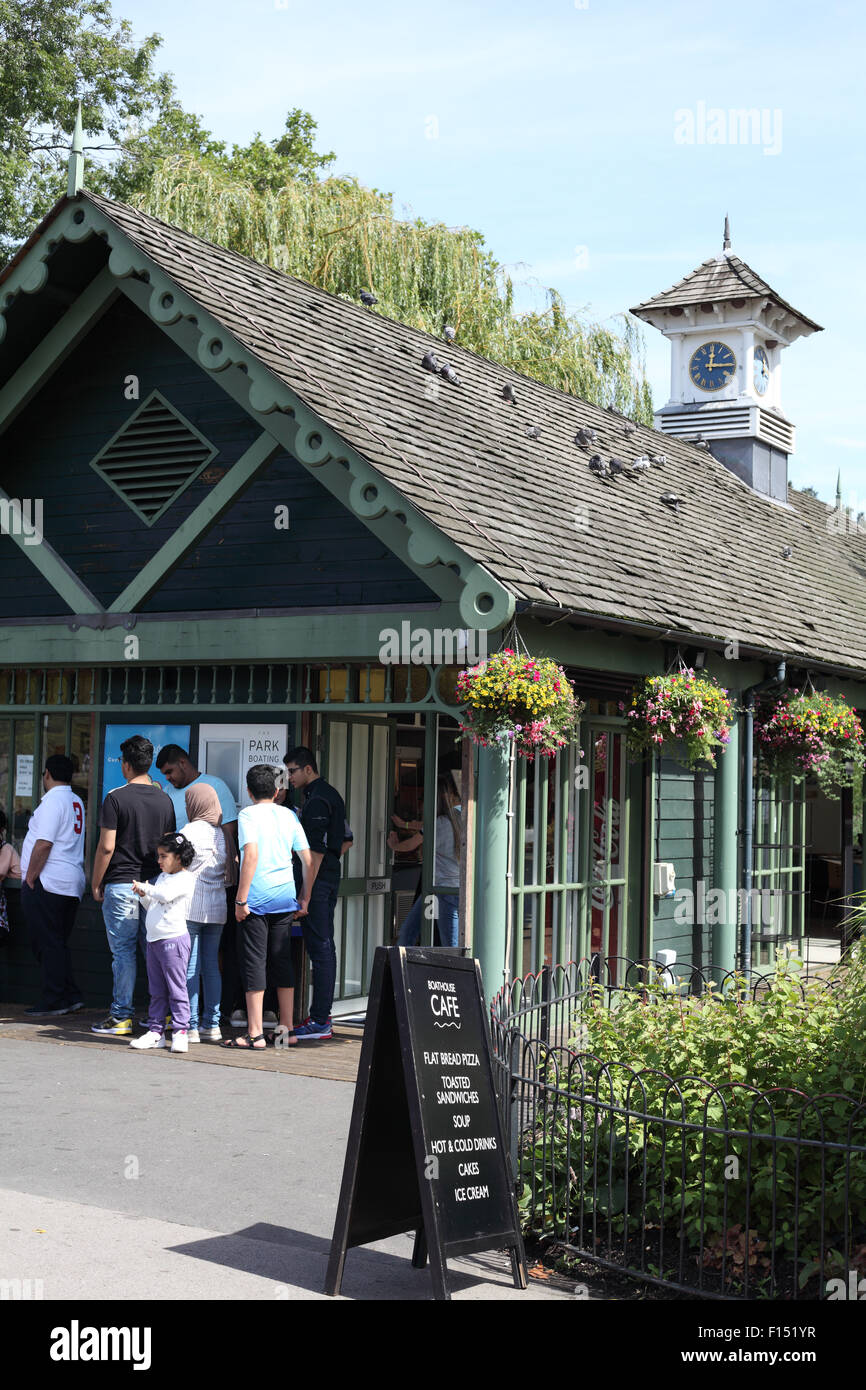 The Boathouse cafe in Regent's Park, London Stock Photo Alamy