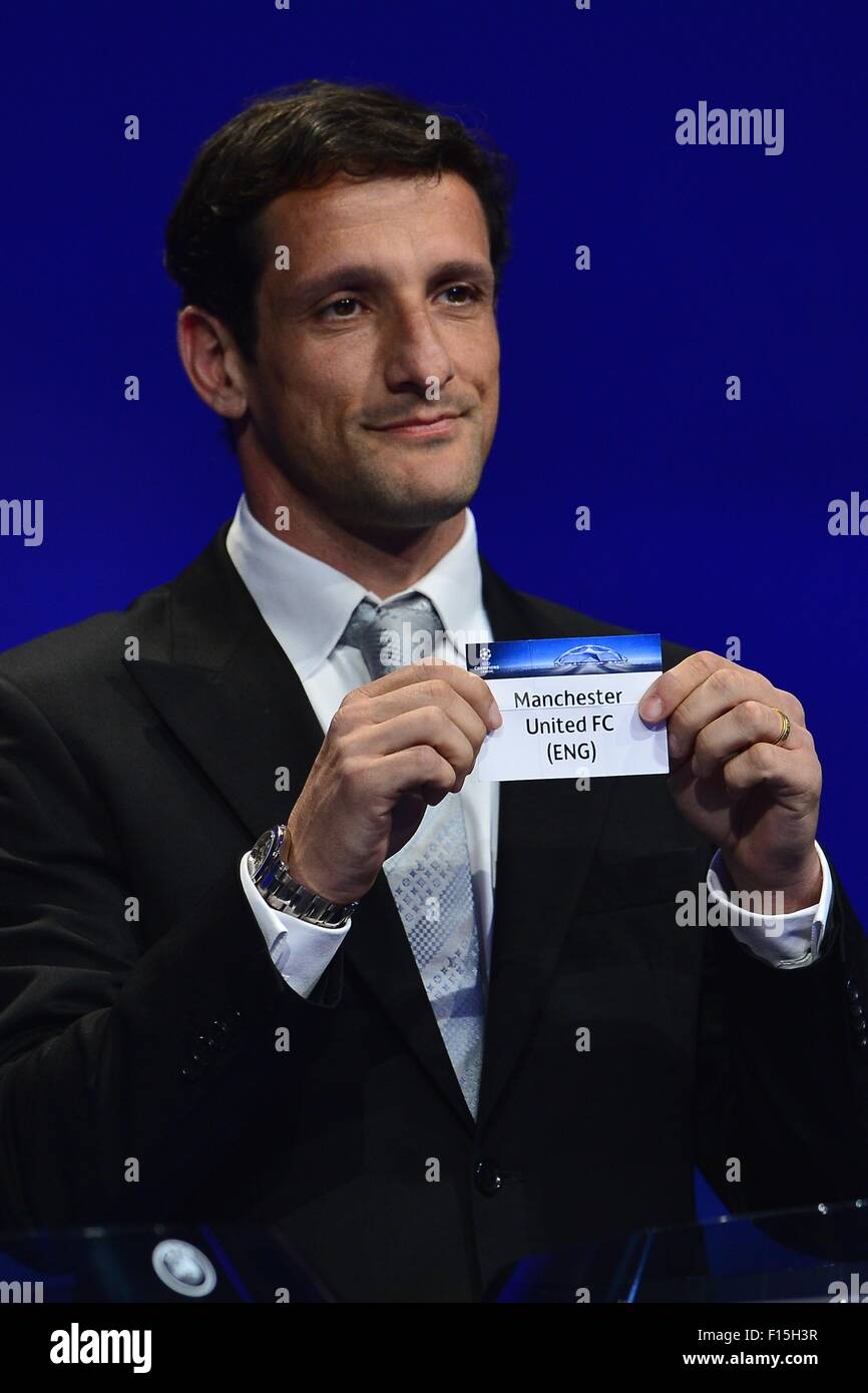 Manchester united player 2015 hi-res stock photography and images - Alamy, image size:866x1390