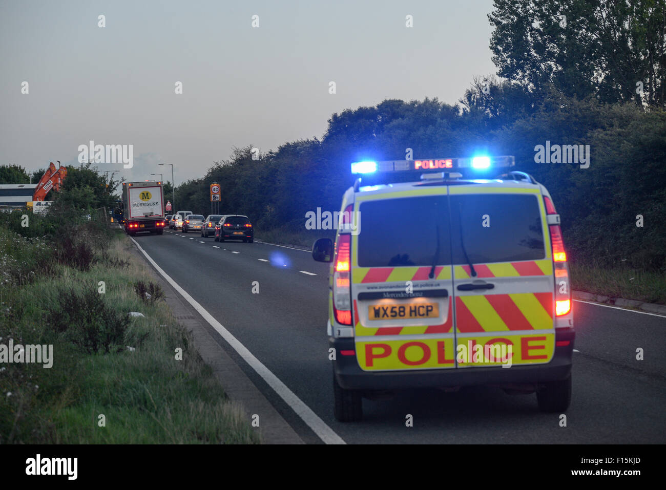 Bridgwater, UK. 27th August, 2015. Police have had to impose improvised road blocks on surrounding roads to house the ever increasing lorry car park in Bridgwater. Credit:  Michael Scott/Alamy Live News Stock Photo