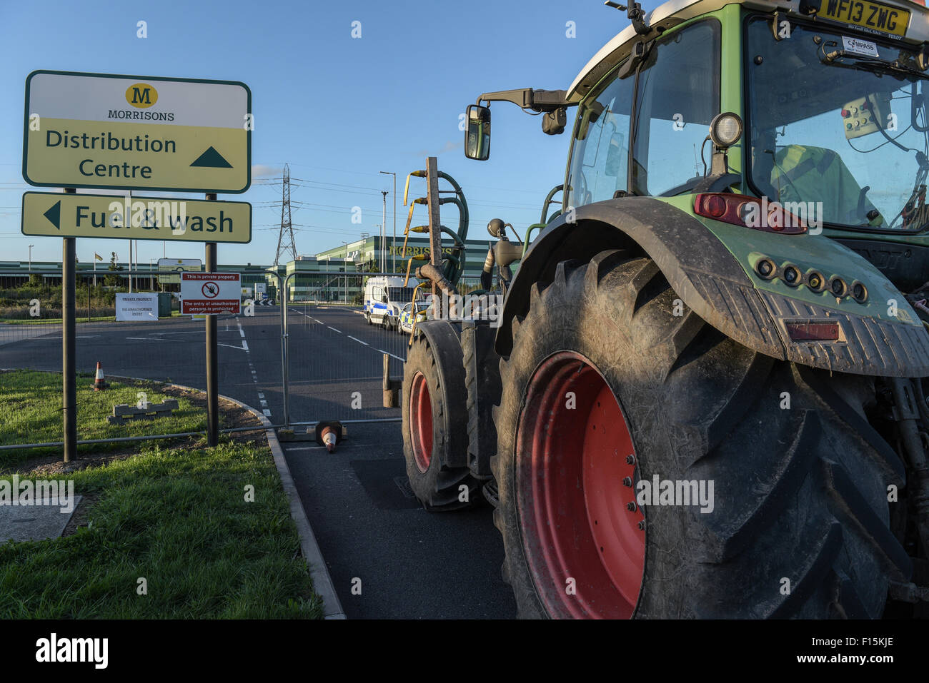 Bridgwater, UK. 27th August, 2015. Morrisons Distribution Depot in Bridgwater, Somerset has been blockaded by angry dairy farmers over low cheese prices and imported dairy products. Credit:  Michael Scott/Alamy Live News Stock Photo