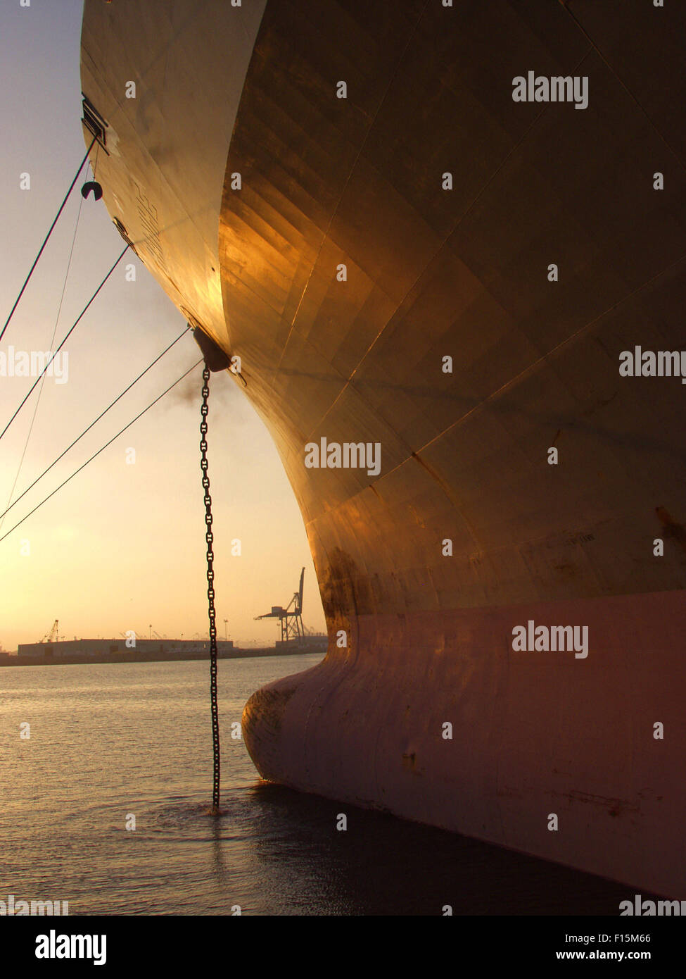 ship dropping anchor Stock Photo Alamy