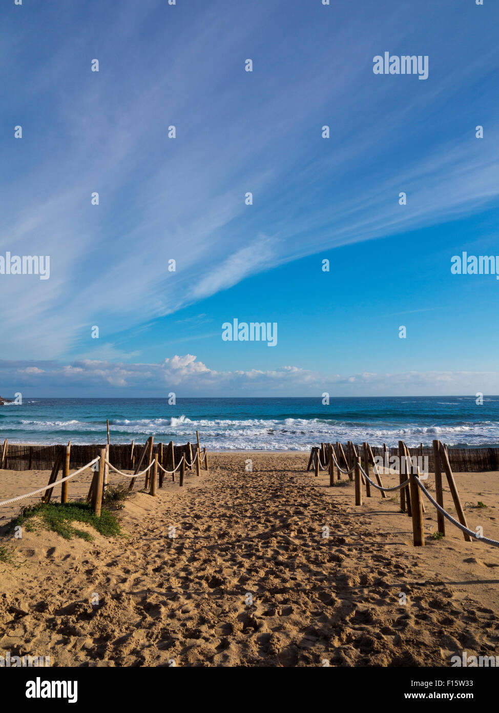 Empty sandy beach ocean waves hi-res stock photography and images - Alamy