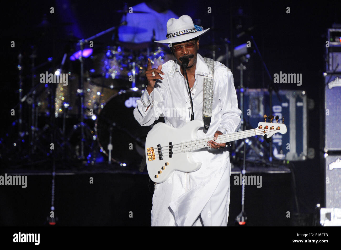 Philadelphia, Pennsylvania, USA. 27th Aug, 2015. Legendary bass guitarist, LARRY GRAHAM, performing at the Dell Music Center's 'Essence Of Entertainment' 2015 summer concert series Graham formerly bassist for Sly and The Family Stone is the frontman for his own group. Graham Central Station Credit:  Ricky Fitchett/ZUMA Wire/Alamy Live News Stock Photo