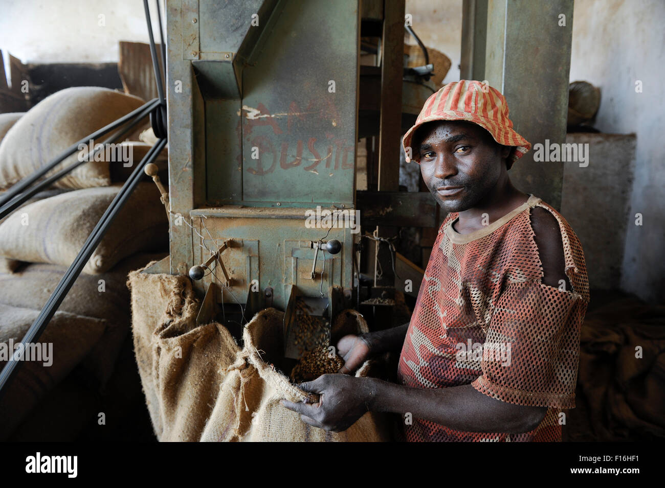 Angola calulo coffee processing unit hi-res stock photography and ...