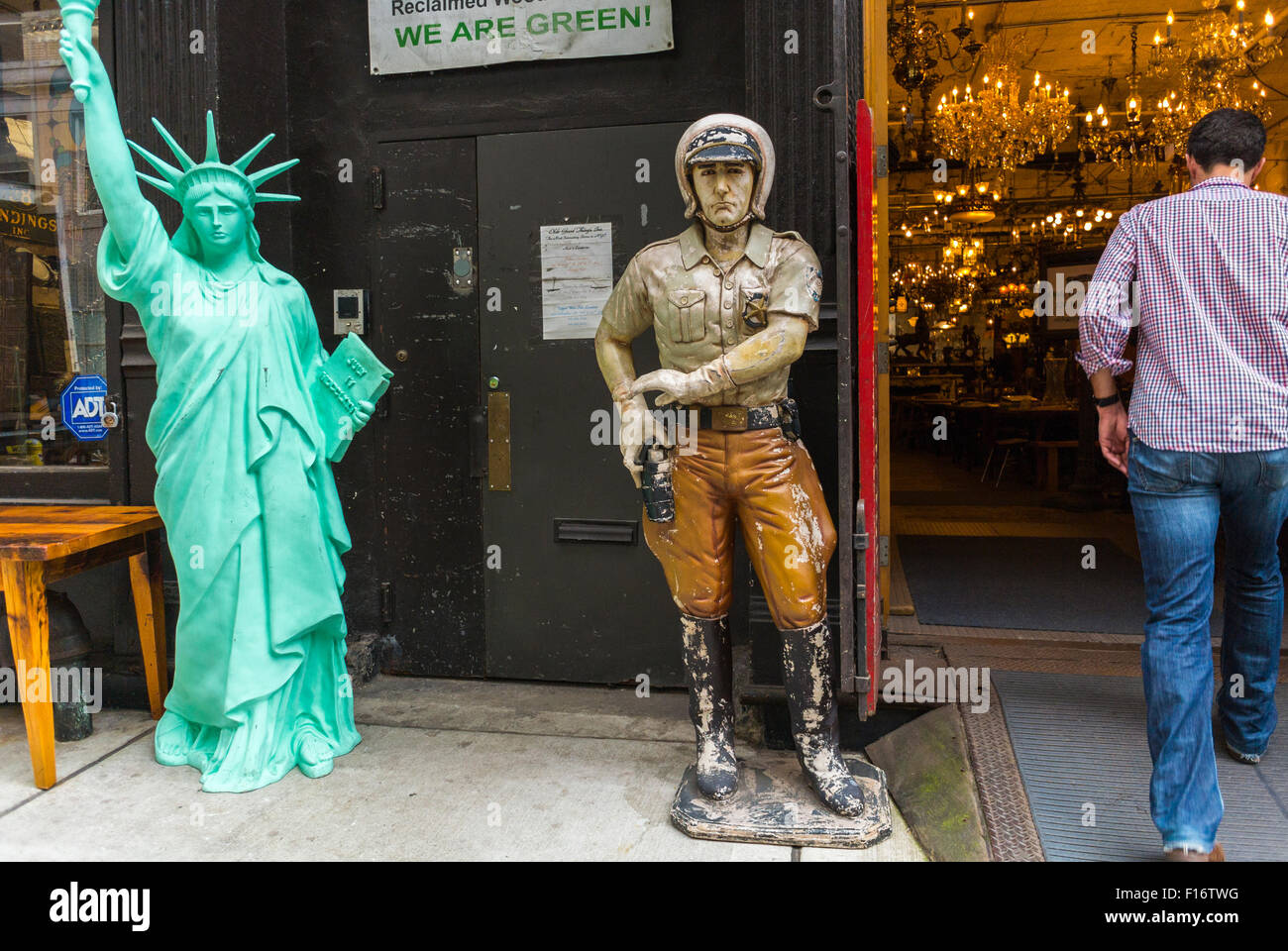 New York City, USA, Shop Front, Sculpture on Display in American Antiques Store, 'Olde Good Things' in Chelsea Area, vintage Objects market Stock Photo