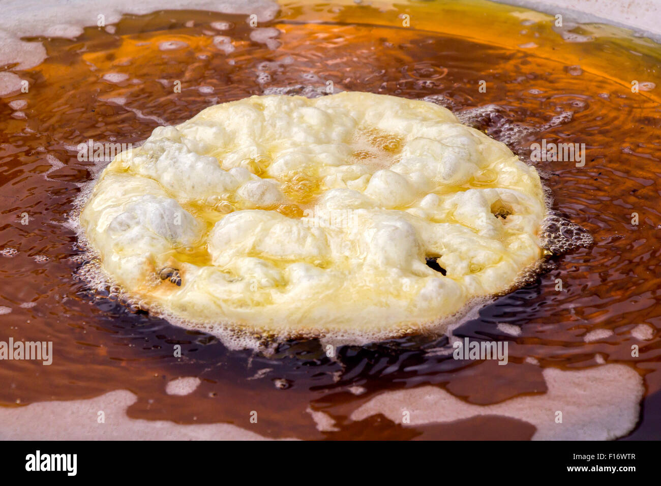 Deep frying hires stock photography and images Alamy