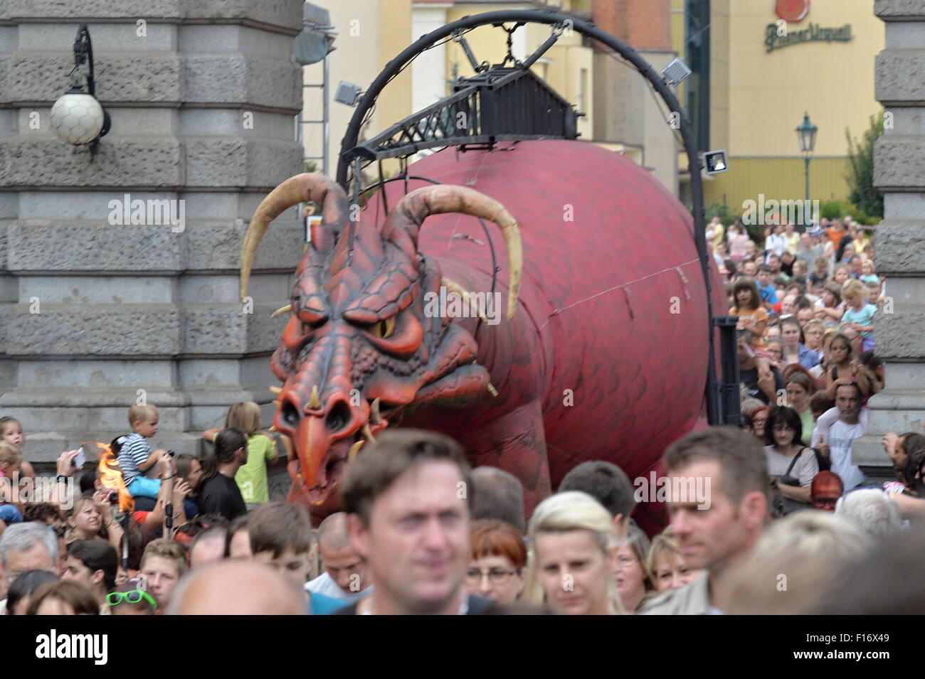 Giant festival puppets spain hires stock photography and images Alamy
