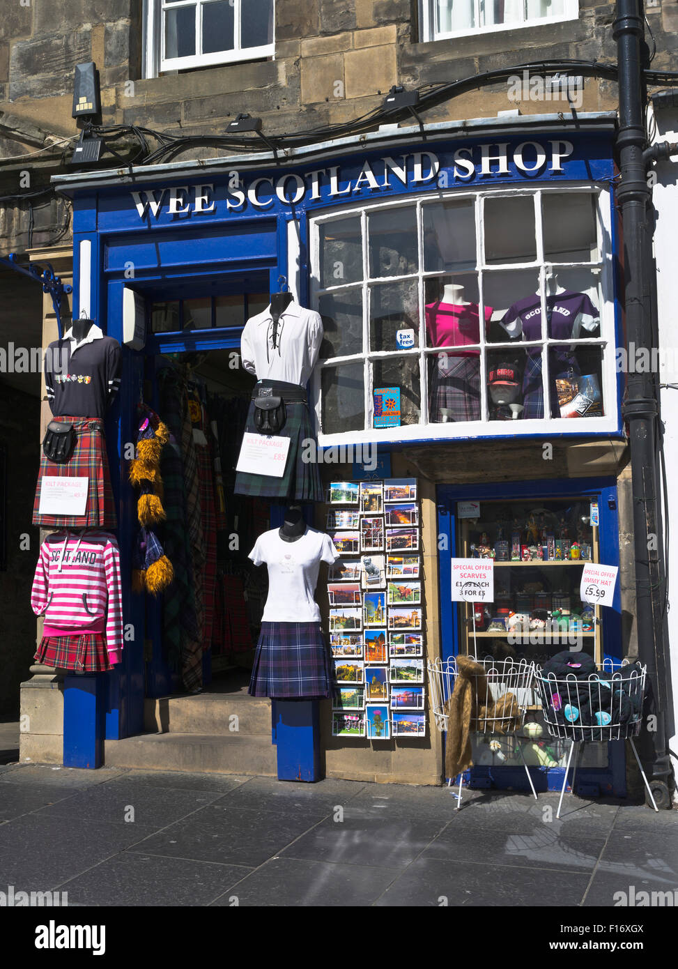 英国 スコットランド ヴィンテージ ペーパーウェイト SELKIRK Wee scotland shop hi-res stock photography and images - Alamy