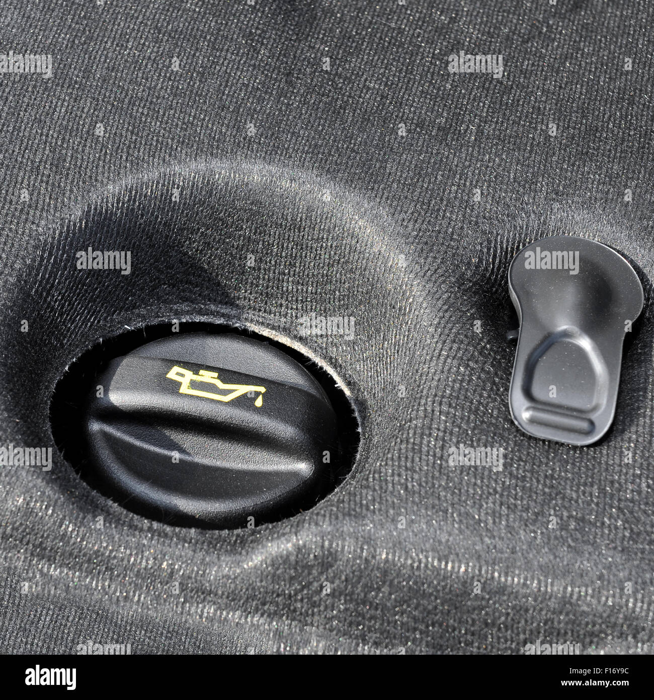 Engine reservoir hires stock photography and images Alamy