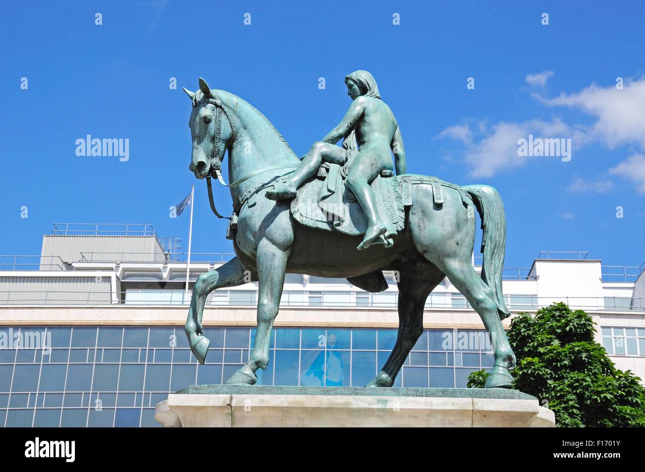 Lady Godiva Statue at Broadgate in the city centre, Coventry, West  Midlands, England, UK, Western Europe Stock Photo - Alamy