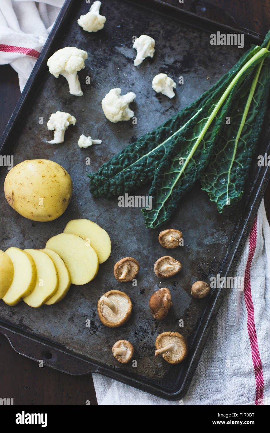 Vegetables on a roasting tray Stock Photo Alamy