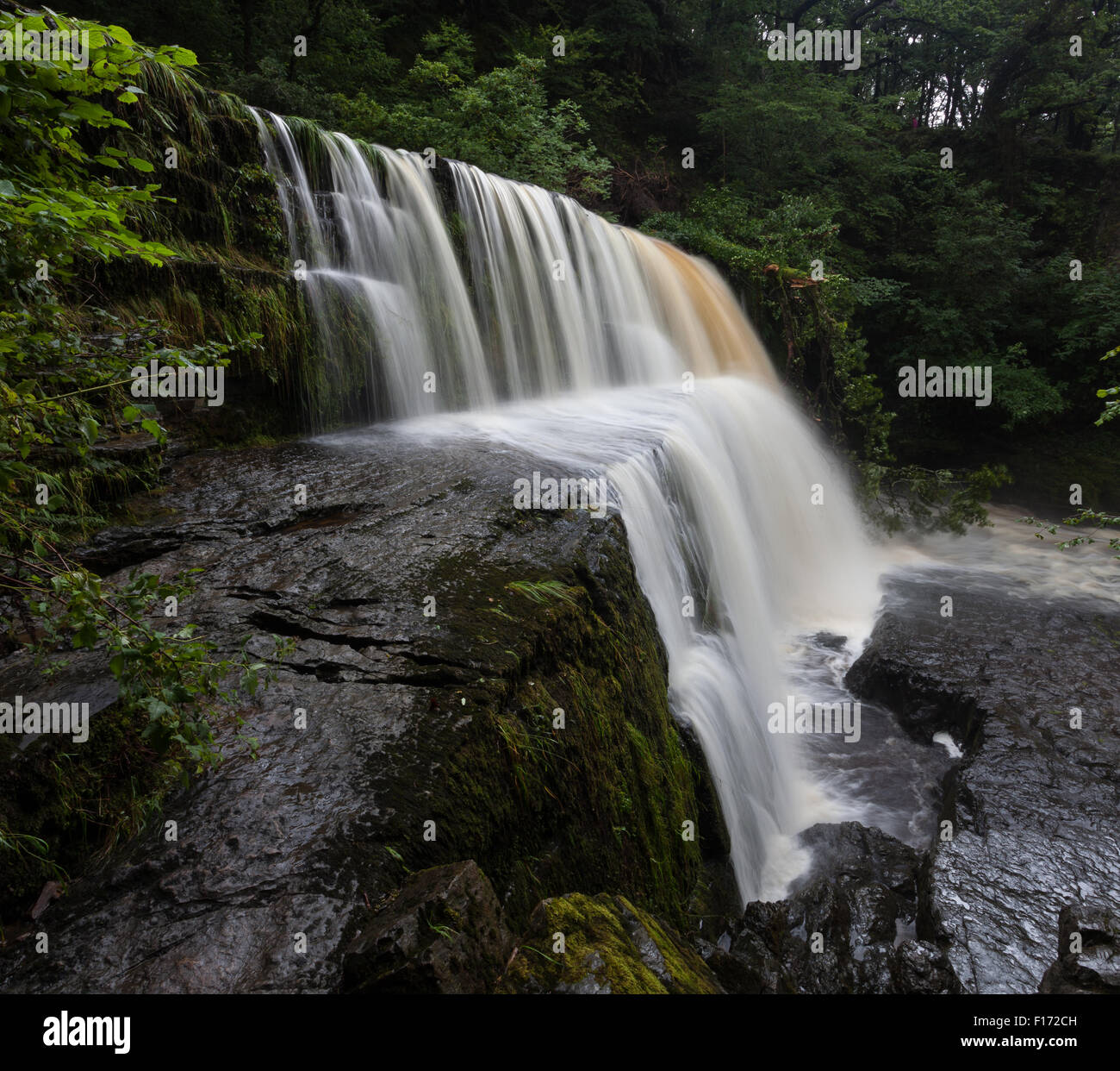 Huge waterfall hi-res stock photography and images - Alamy