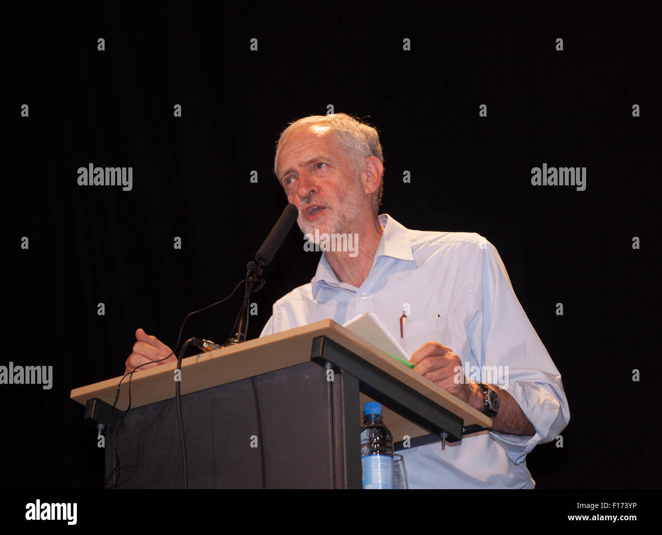 Exeter Devon UK 28 August 2015 Jeremy Corbyn addresses Labour Party Leadership Rally Stock Photo