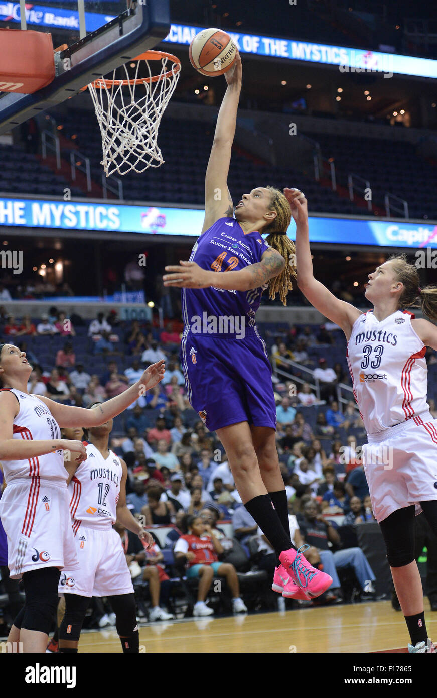 Washington Dc Usa 28th Aug 2015 20150828 Phoenix Mercury Center Brittney Griner 42 Dunks Against The Washington Mystics In The Second Half Of A Wnba Game At The Verizon Center In