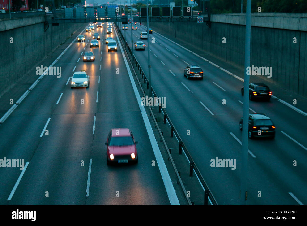 Verkehr auf der Stadtautobahn, Berlin. Stock Photo