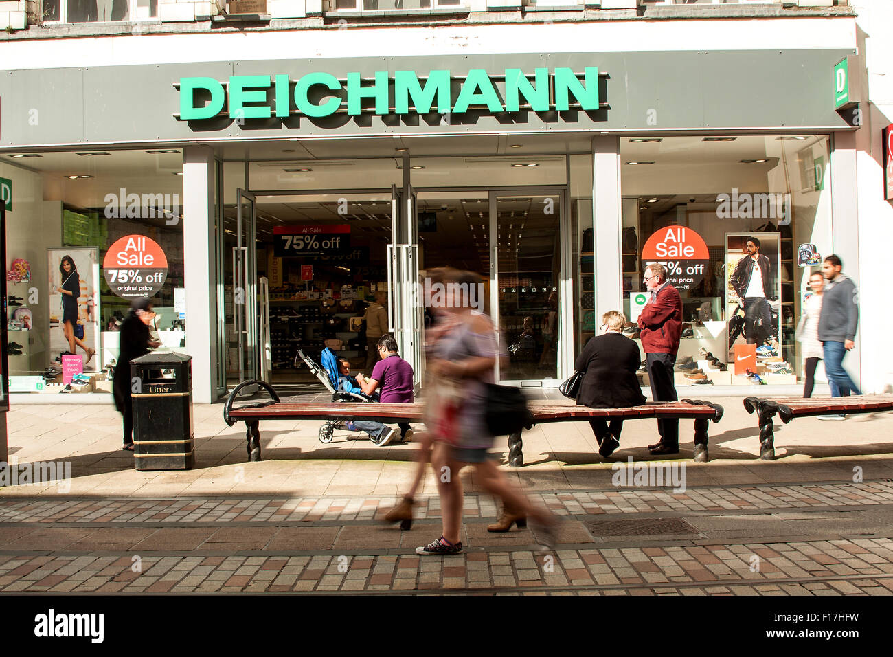 Deichmann shops hi-res stock photography and images - Alamy