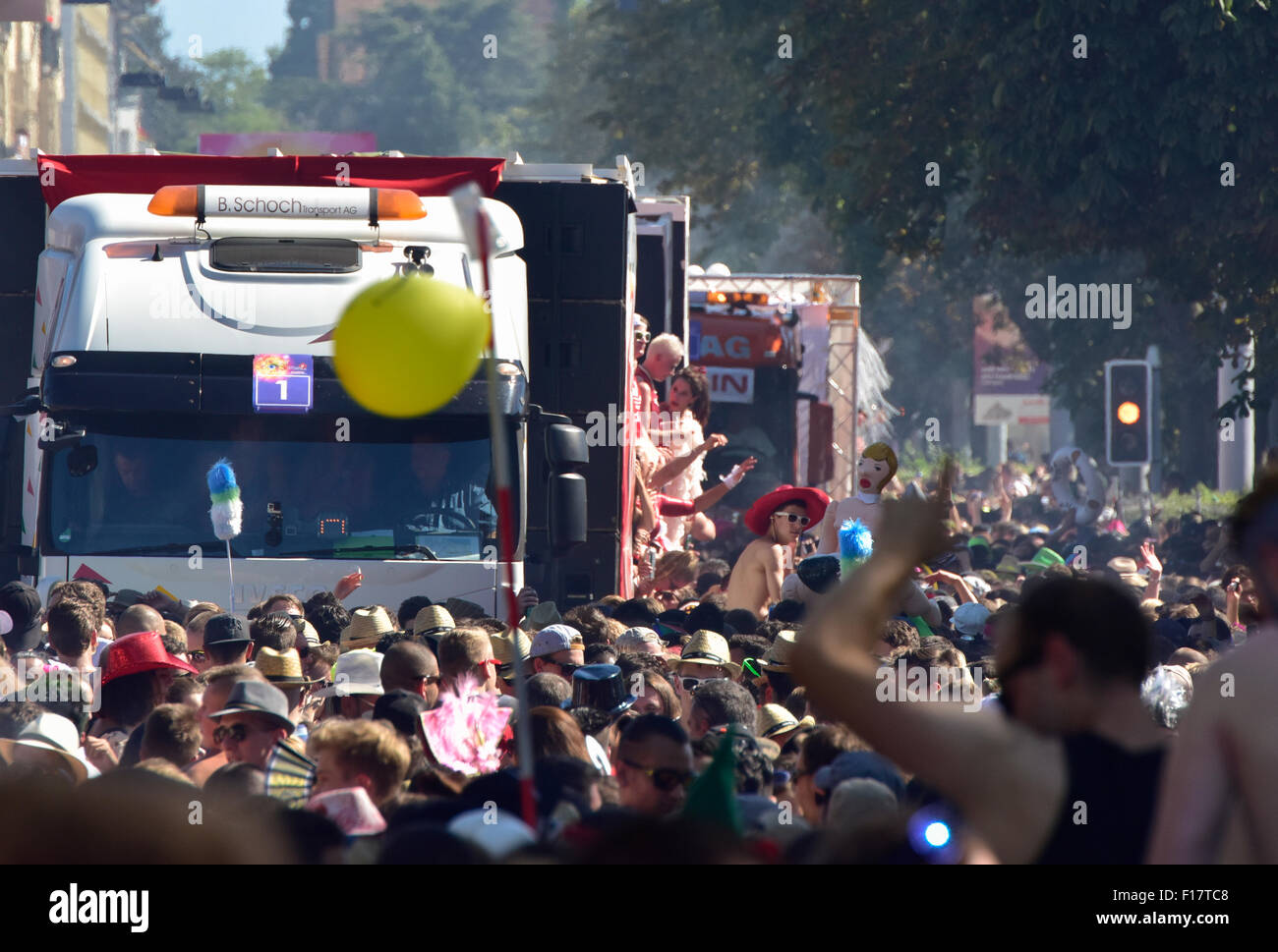 Zurich, Switzerland. 29th Aug, 2015.A million people dance and party at Zurich Streetparade while the parade of 26 love mobiles slowly passes by. Zurich's Streetparade is one of the world's largest techno music event. Credit:  Erik Tham/Alamy Live News Stock Photo