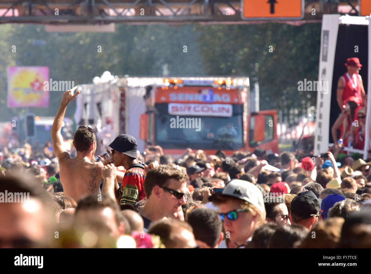 Zurich, Switzerland. 29th Aug, 2015. A million people dance and party at Zurich Streetparade while the parade of 26 love mobiles slowly passes by. Zurich's Streetparade is one of the world's largest techno music event. Credit:  Erik Tham/Alamy Live News Stock Photo