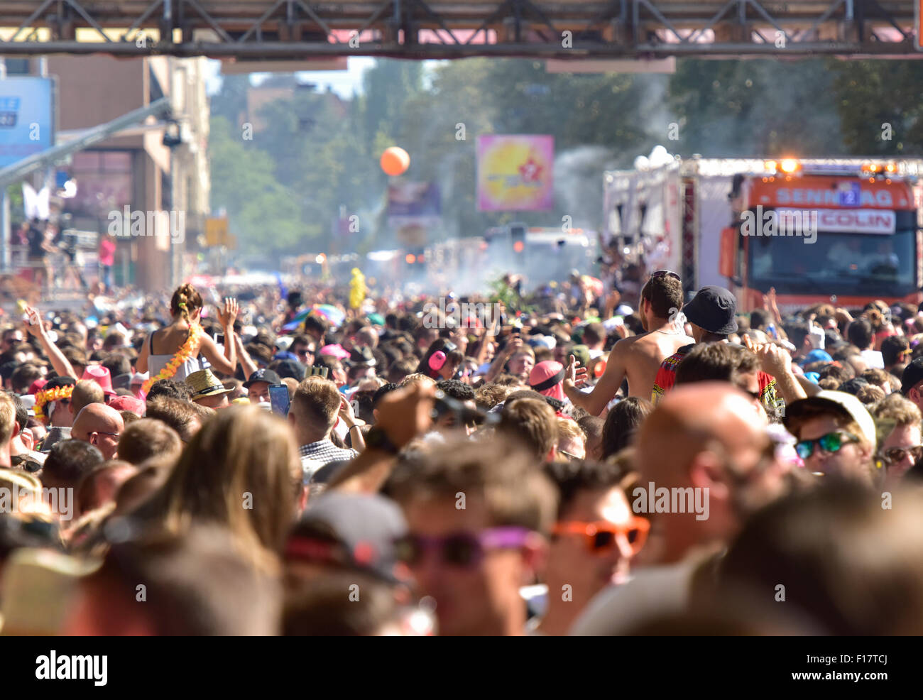 Zurich, Switzerland. 29th Aug, 2015. A million people dance and party at Zurich Streetparade while the parade of 26 love mobiles slowly passes by. Zurich's Streetparade is one of the world's largest techno music event. Credit:  Erik Tham/Alamy Live News Stock Photo