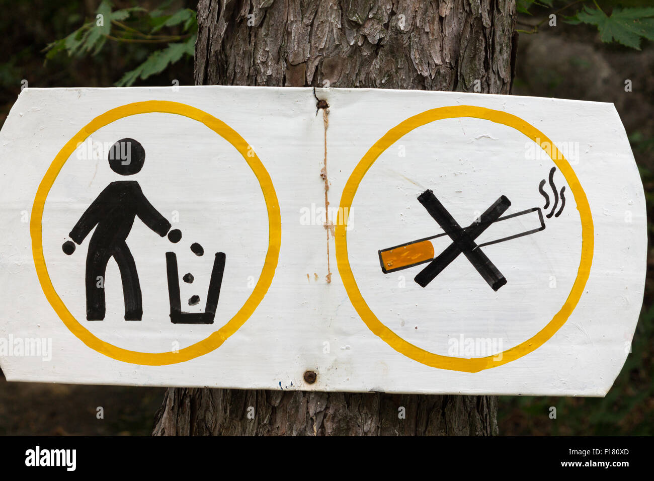Sign Smoking and littering are prohibited Stock Photo Alamy