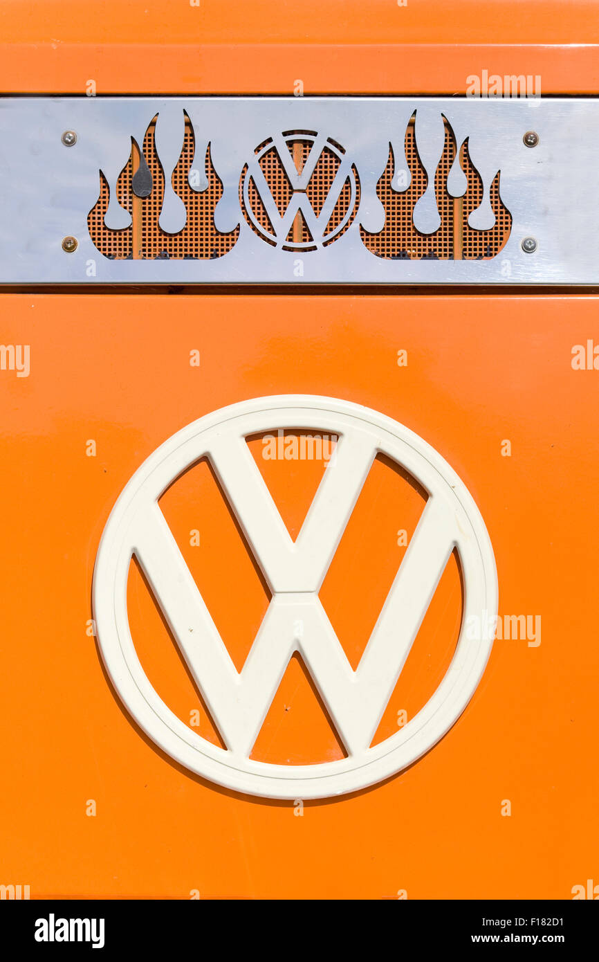 Vw Split Screen Vector 1966 Front view of a Volkswagen split screen camper van Stock Photo - Alamy