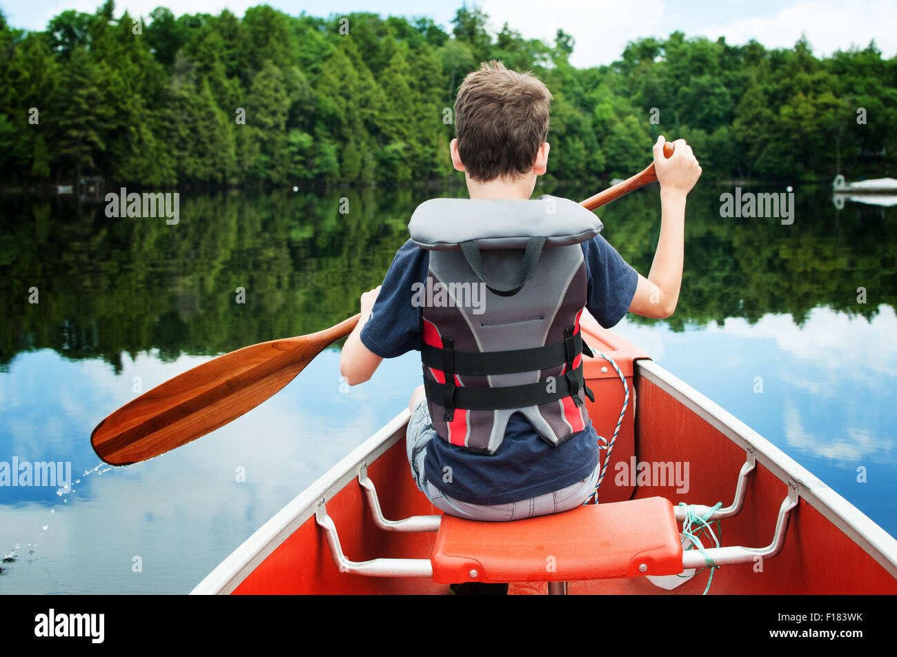 Paddling in front of canoe hires stock photography and images Alamy