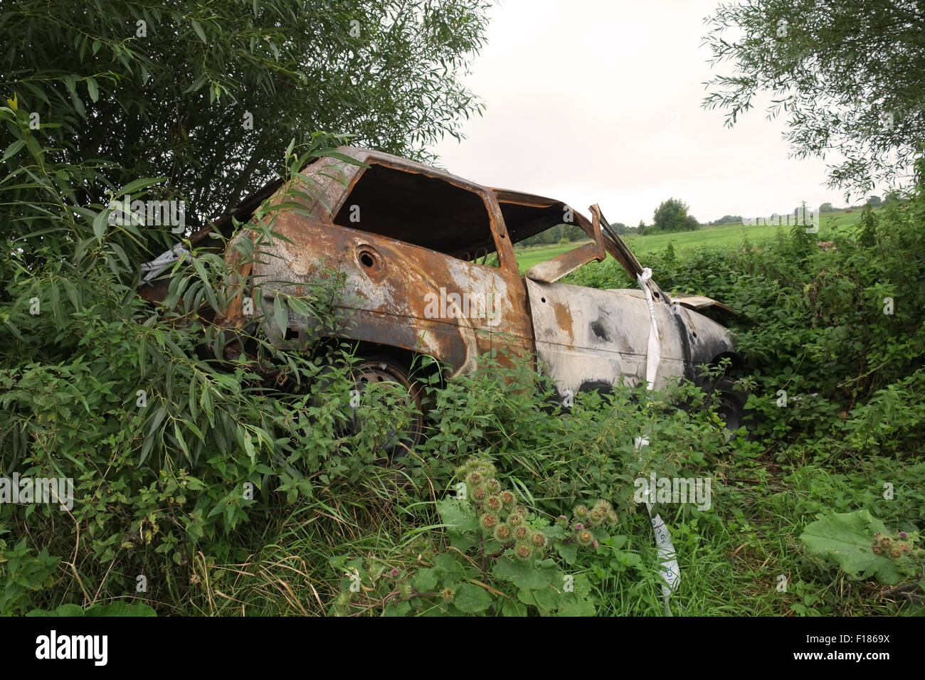 Old car country lane hi-res stock photography and images - Alamy