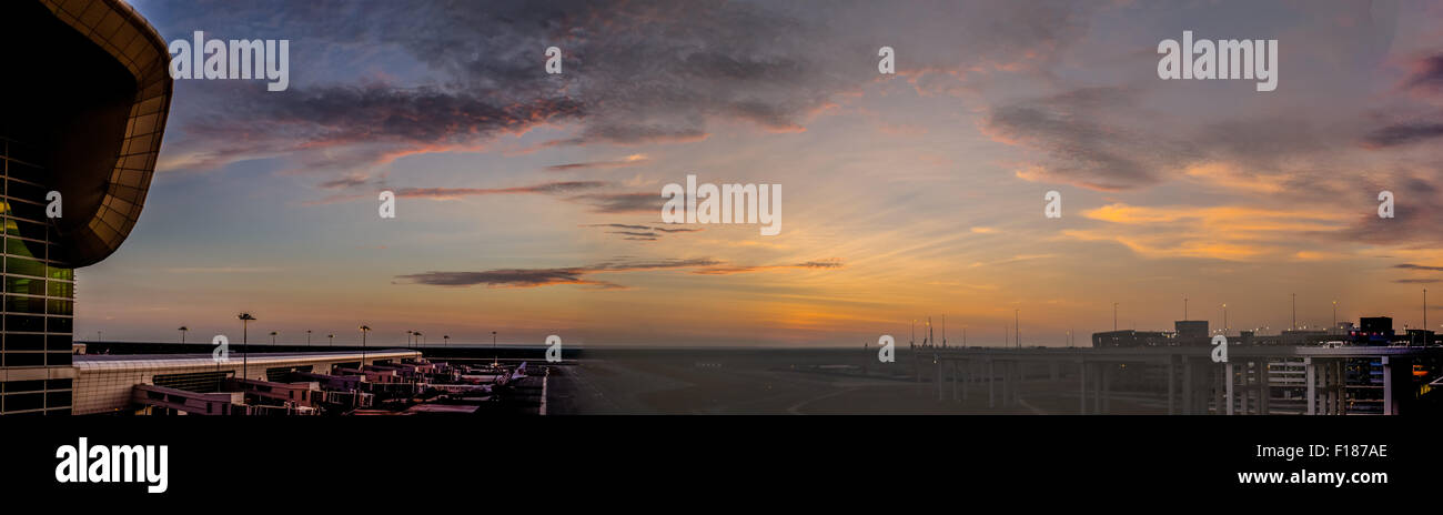 Plane over runway hi-res stock photography and images - Alamy