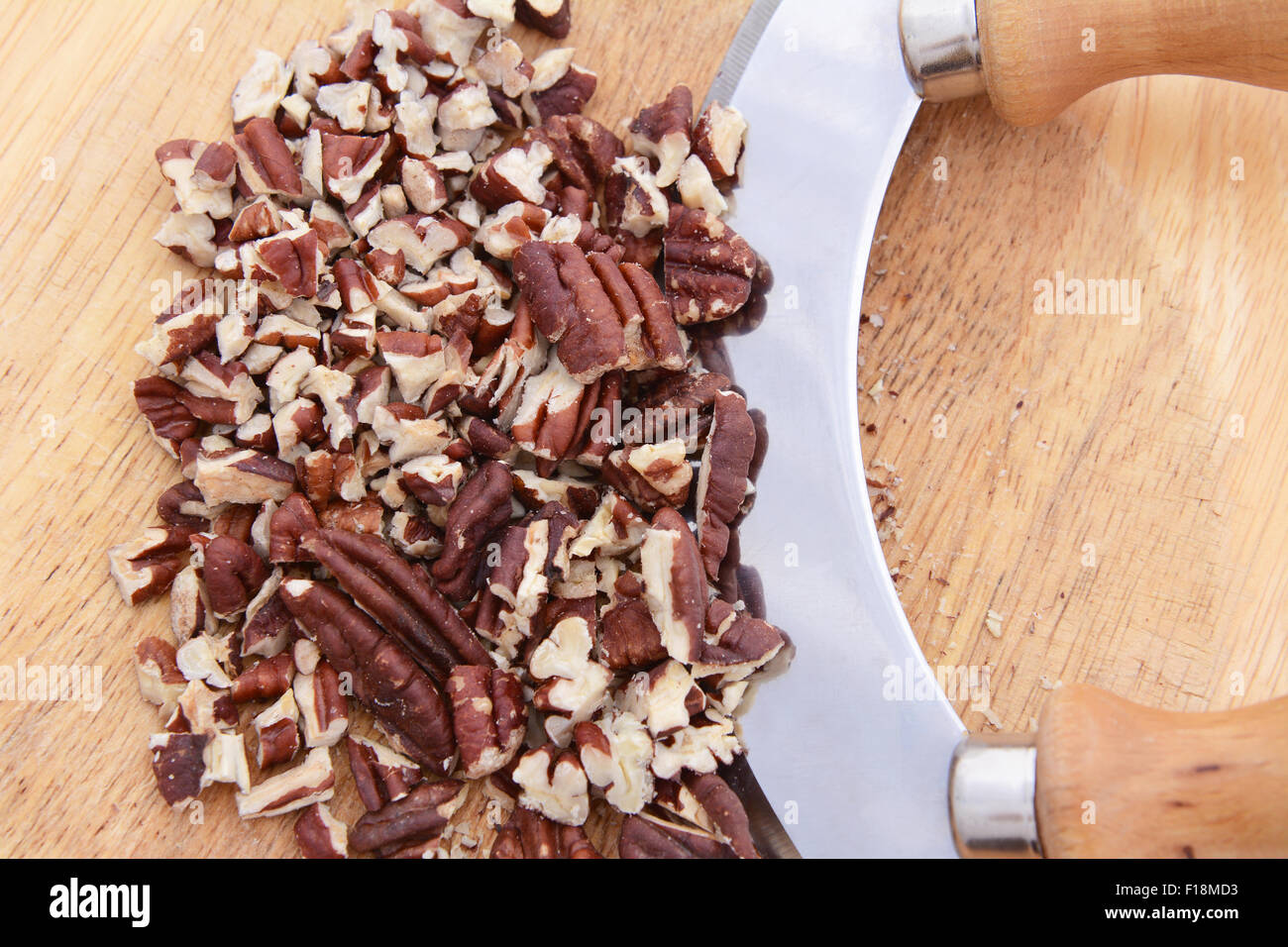 Chopped toasted pecans hires stock photography and images Alamy