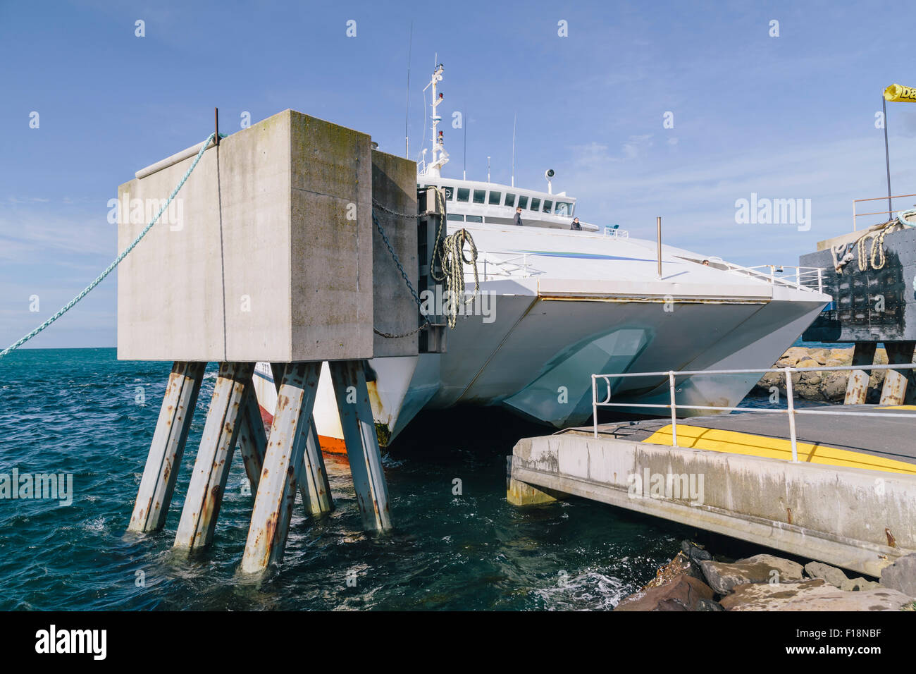 Queenscliff Sorrento Ferry Hi res Stock Photography And Images Alamy queenscliff-sorrento-ferry-hi-res-stock-photography-and-images-alamy