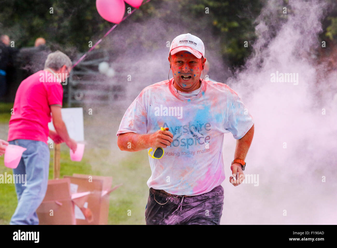 Kilwinning, Ayrshire, Scotland, UK. 30th Aug, 2015. More than 1200