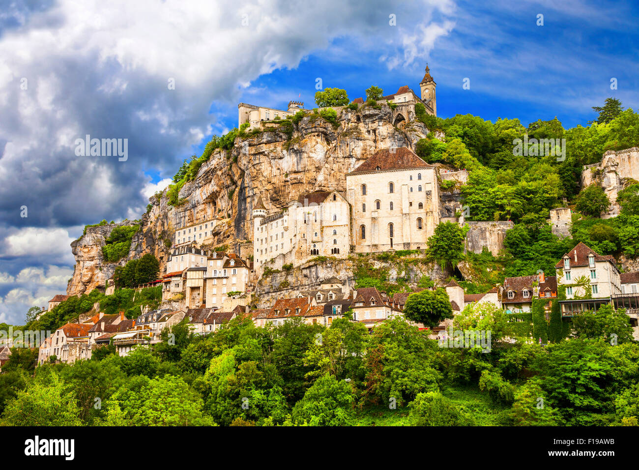 Rocamadour Impressive Medieval Village And Castle In France rocamadour-impressive-medieval-village-and-castle-in-france