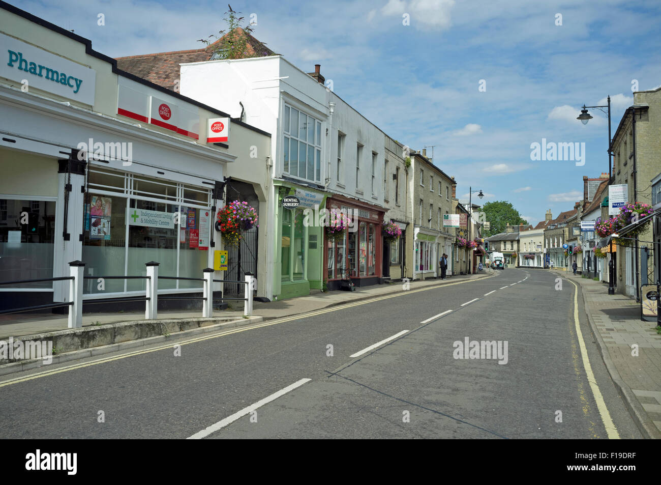 Saxmundham high street on Saturday afternoon, Suffolk, UK Stock Photo