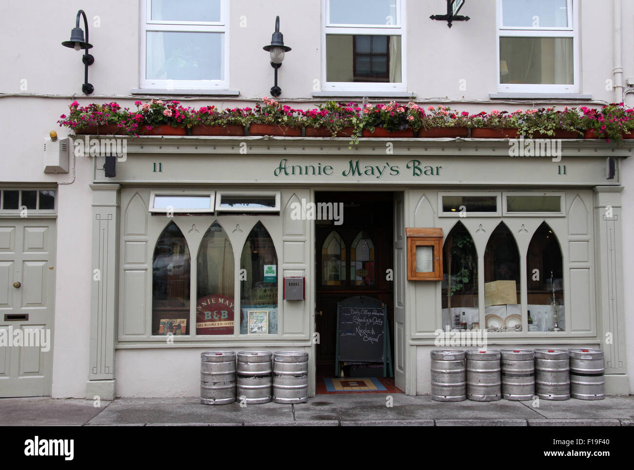 Annie Mays Bar And Restaurant In Skibbereen Stock Photo